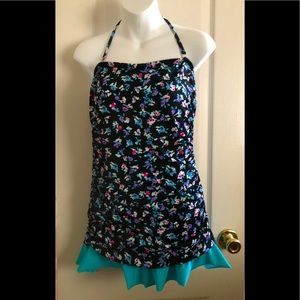 Mi Amo one piece bath suite with skirt